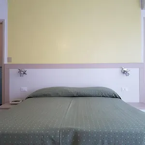 https://hotel-mignon.hotelitalianriviera.com