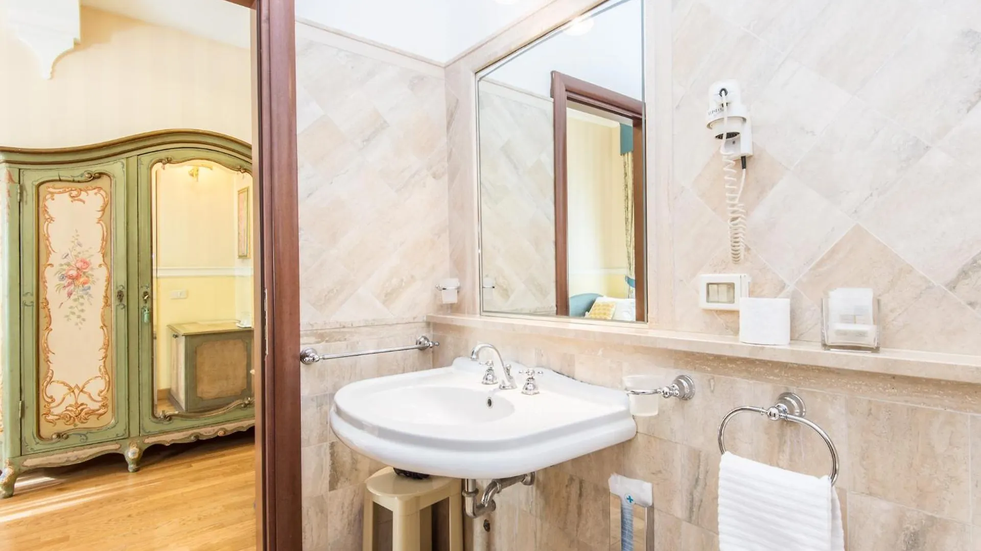Il Gattopardo Relais Roma 3*,